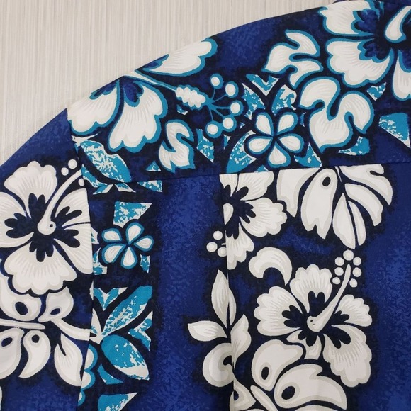 Pride of Hawaii vintage short sleeve Hawaiian print button up shirt - Picture 4 of 6